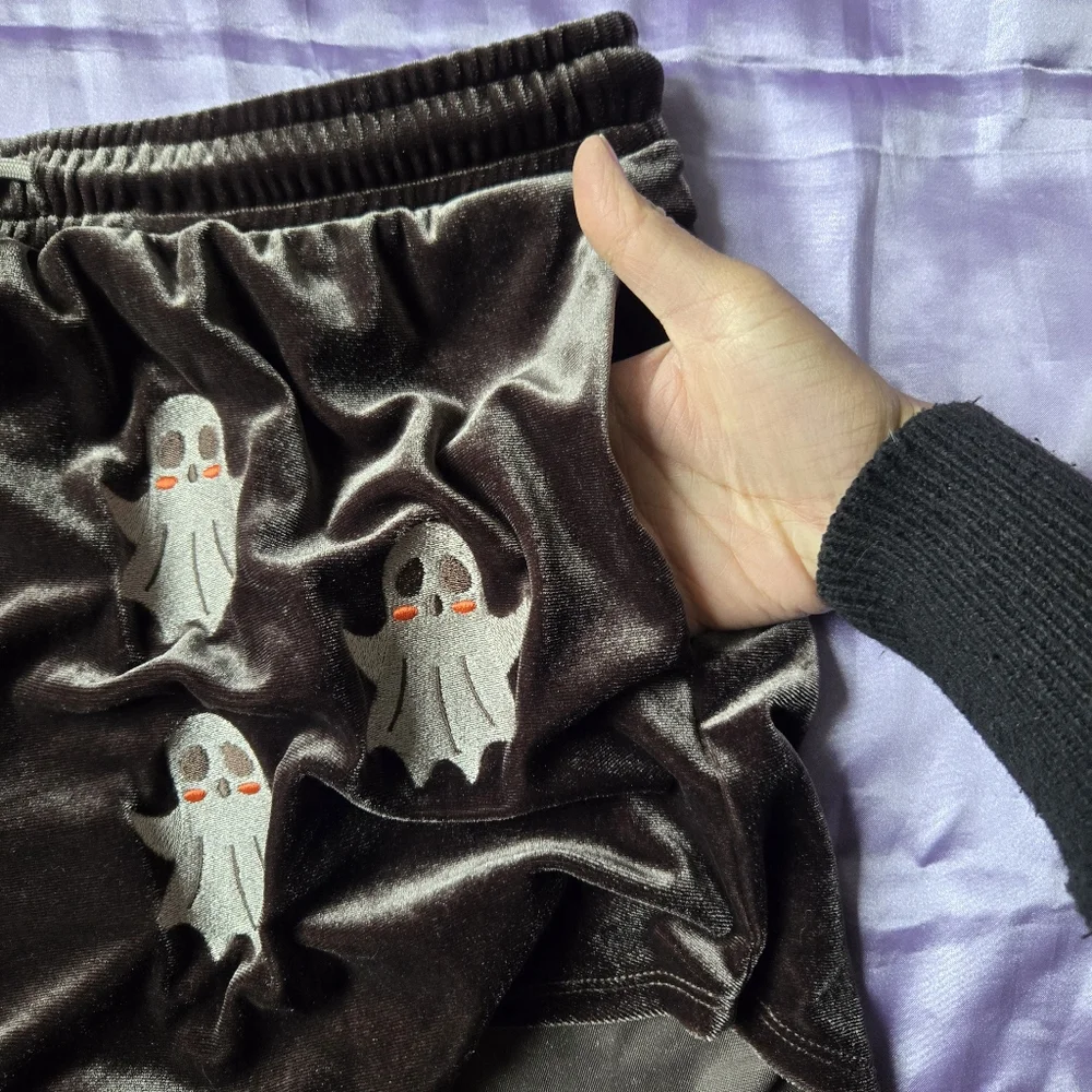 Thorn & Fable Velveteen Ghost Lounge Shorts - Picture 3 of 6